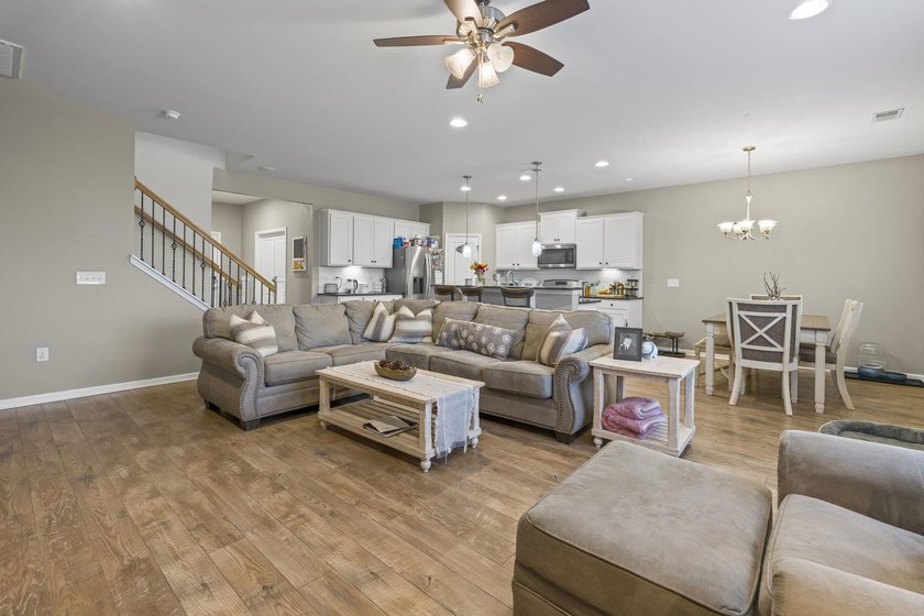 Welcome to this beautifully maintained home offering a - photo 9