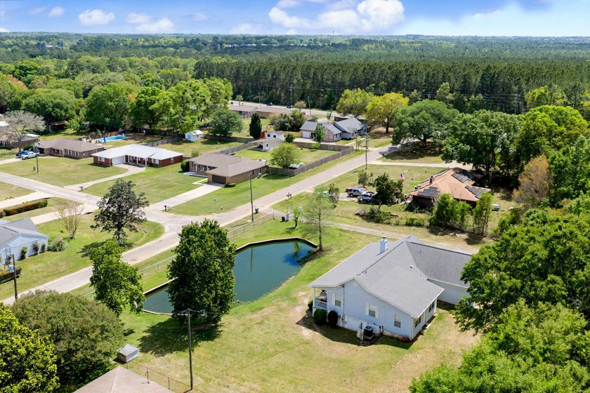 Discover peaceful country living just minutes from Pensacola - photo 7