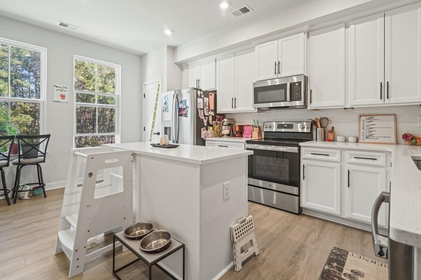 Welcome to 124 Galil Dr., Unit 21D - a stunning three-bedroom - photo 11