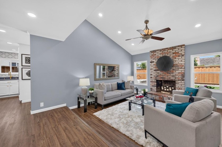 Beautiful ranch home, ideally located close to Shady Oaks Park - photo 11