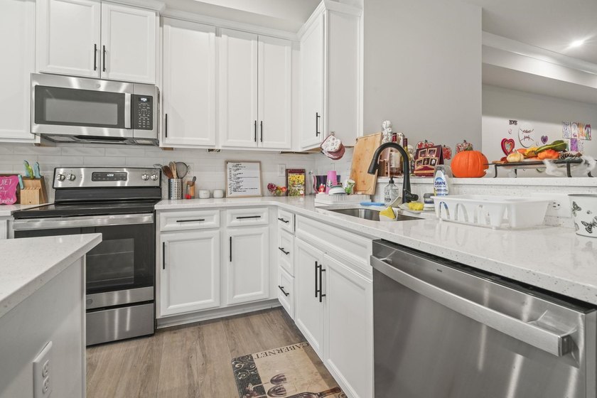 Welcome to 124 Galil Dr., Unit 21D - a stunning three-bedroom - photo 12