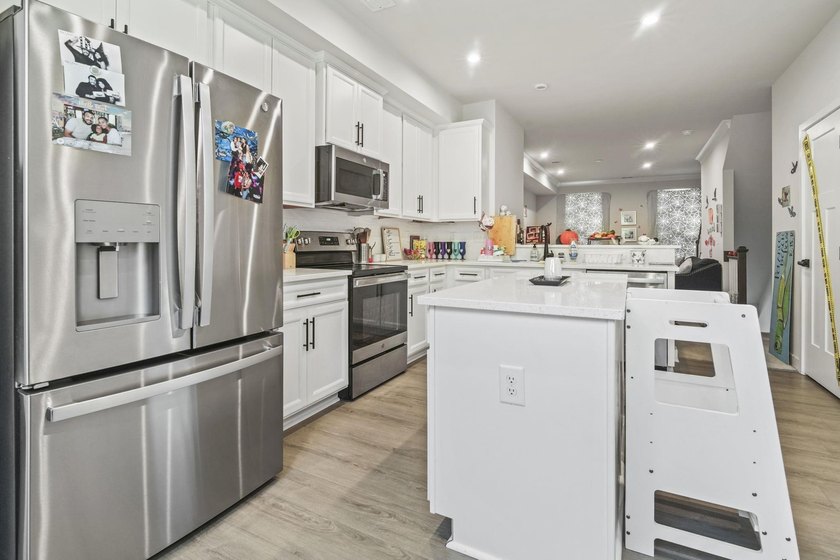 Welcome to 124 Galil Dr., Unit 21D - a stunning three-bedroom - photo 13