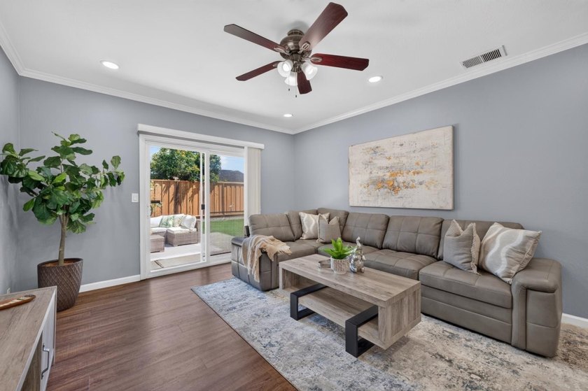Beautiful ranch home, ideally located close to Shady Oaks Park - photo 19