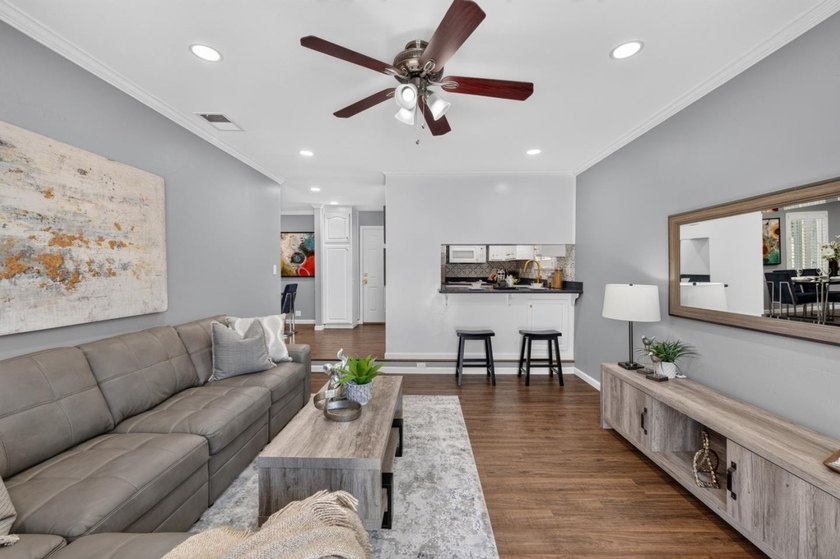 Beautiful ranch home, ideally located close to Shady Oaks Park - photo 21