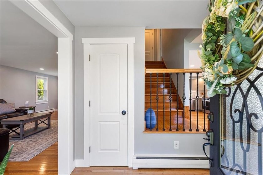 Welcome to this beautifully maintained 4-bedroom, 1.5-bath home - photo 5