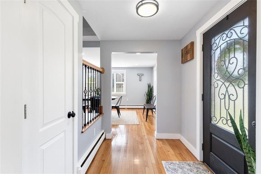Welcome to this beautifully maintained 4-bedroom, 1.5-bath home - photo 6
