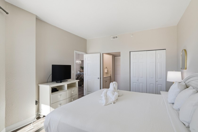 Seller is offering $5,000 towards the buyer's closing costs or - photo 27