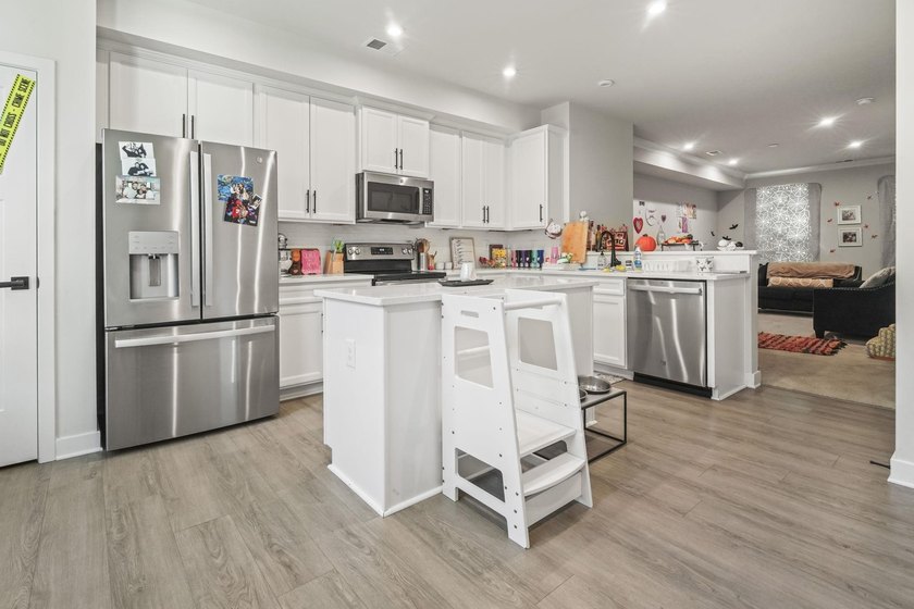 Welcome to 124 Galil Dr., Unit 21D - a stunning three-bedroom - photo 30