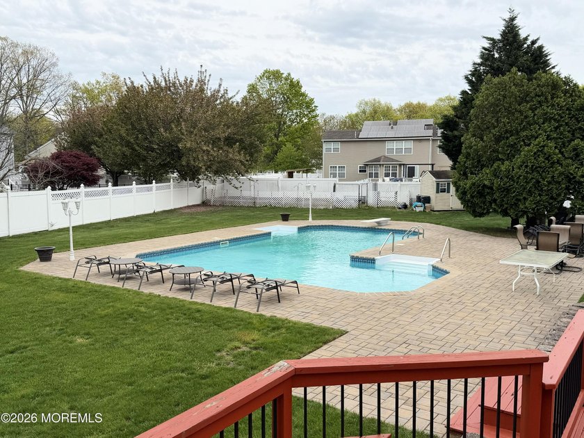 BACK ON THE MARKET- This 4-bedroom, 2.5 bath Center hall - photo 2