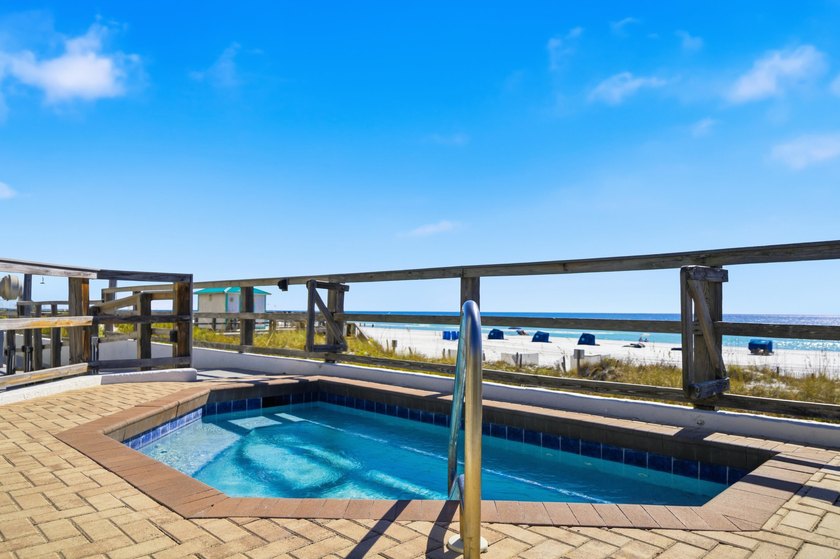 Seller is offering $5,000 towards the buyer's closing costs or - photo 33
