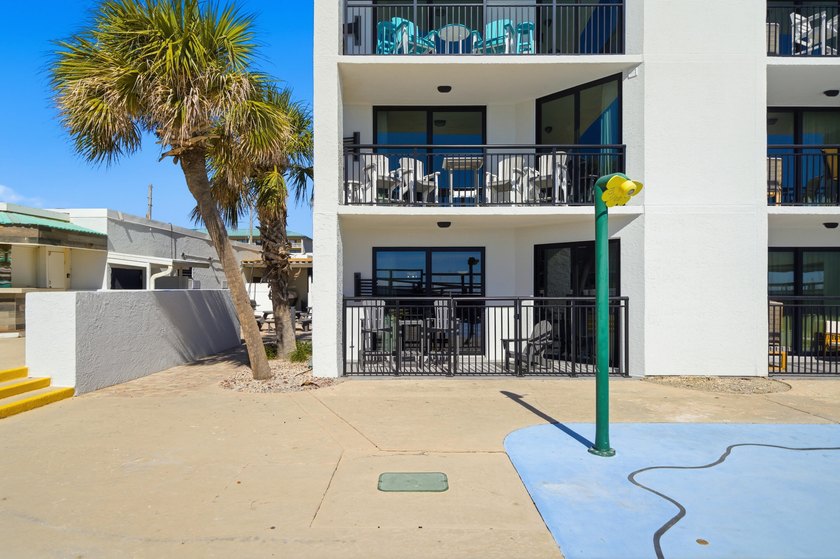 Seller is offering $5,000 towards the buyer's closing costs or - photo 43