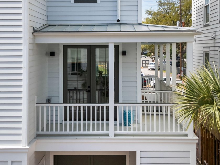 Welcome to 18 Iron Forge Alley, a beautifully designed luxury - photo 3