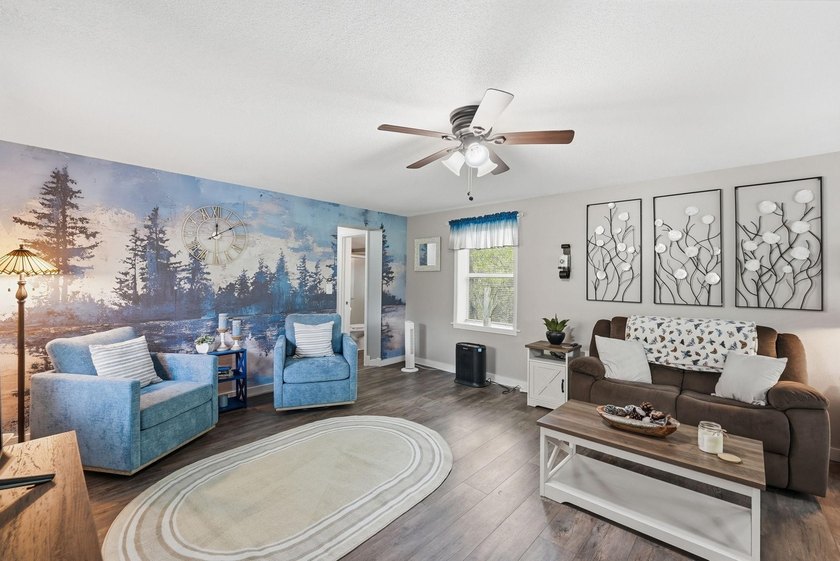 Completely renovated and move-in ready, this charming 2-bedroom - photo 24