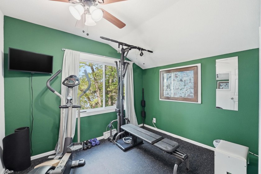 Completely renovated and move-in ready, this charming 2-bedroom - photo 30