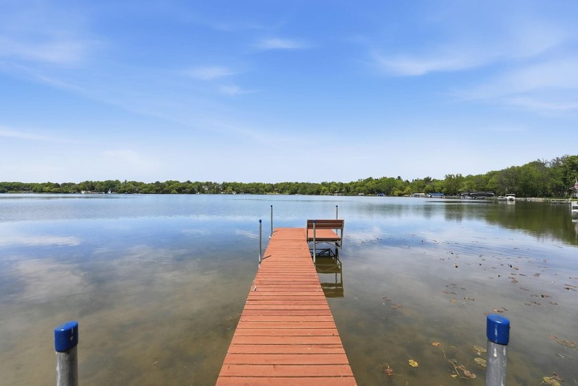 Completely renovated and move-in ready, this charming 2-bedroom - photo 42