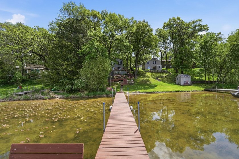 Completely renovated and move-in ready, this charming 2-bedroom - photo 44