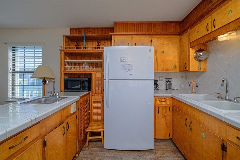 Coastal charm with Aransas Bay views in the heart of Rockport! - photo 11