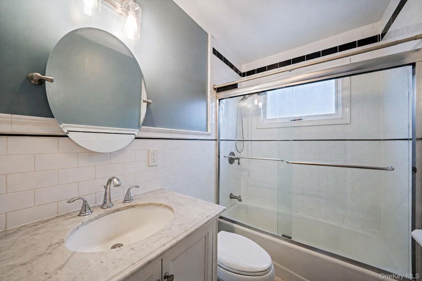 Welcome to 253 E Riviera Drive a charming expanded Cape-style - photo 17