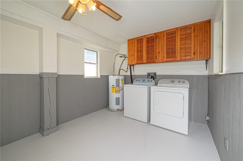 Coastal charm with Aransas Bay views in the heart of Rockport! - photo 31