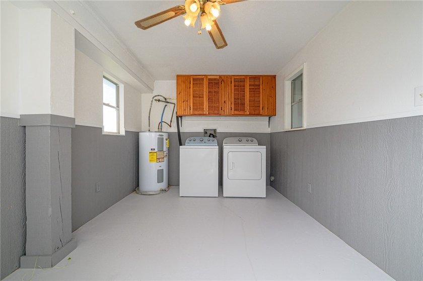 Coastal charm with Aransas Bay views in the heart of Rockport! - photo 32