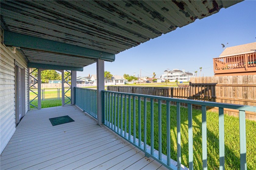 Coastal charm with Aransas Bay views in the heart of Rockport! - photo 33