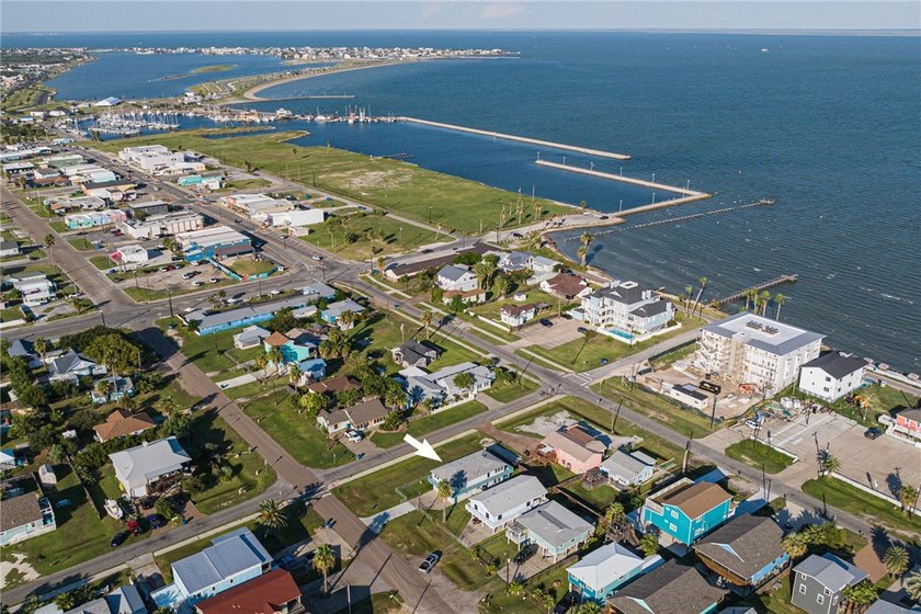 Coastal charm with Aransas Bay views in the heart of Rockport! - photo 35