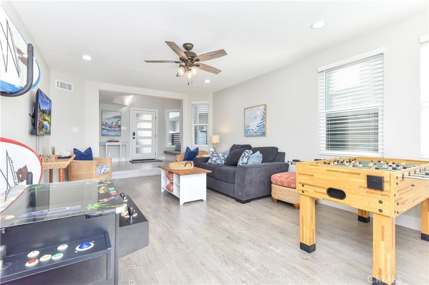This stunning three-level waterfront home on Sunset Island - photo 20