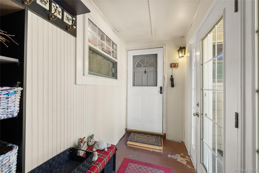 Welcome to 269 Brookville Avenue, Islip! This beautifully - photo 3