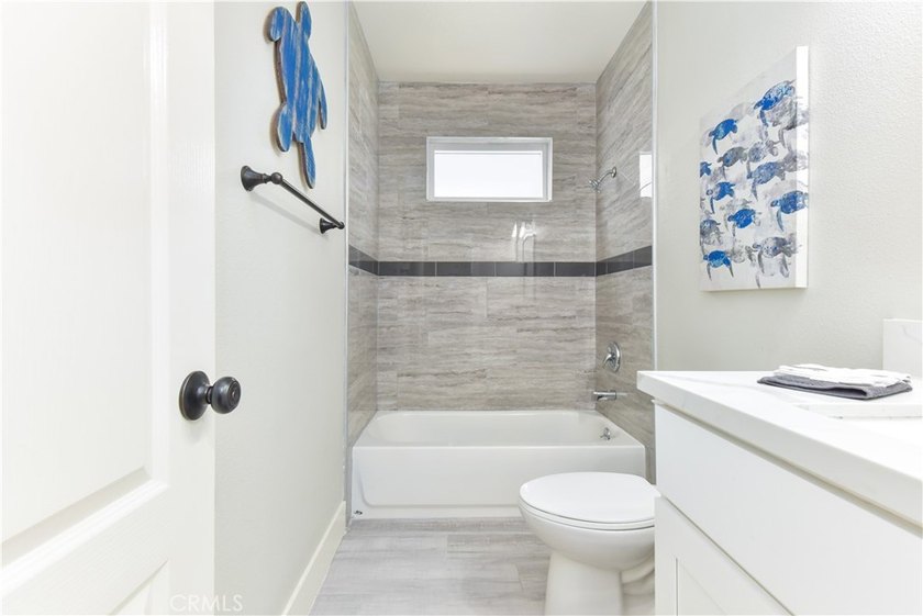This stunning three-level waterfront home on Sunset Island - photo 32