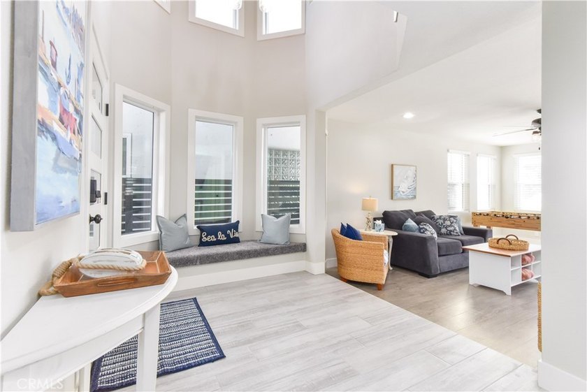 This stunning three-level waterfront home on Sunset Island - photo 34