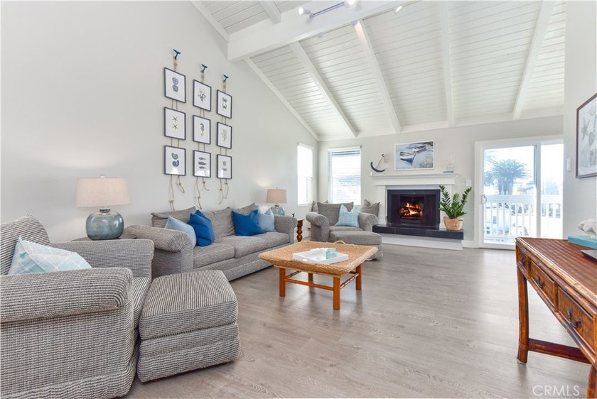 This stunning three-level waterfront home on Sunset Island - photo 37