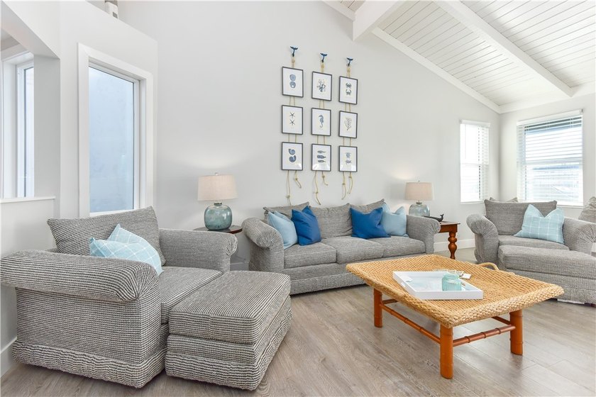 This stunning three-level waterfront home on Sunset Island - photo 38