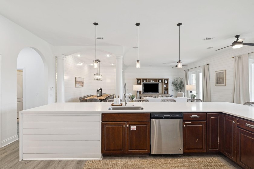 A stunning lakefront estate in the heart of Destin, Florida - photo 41
