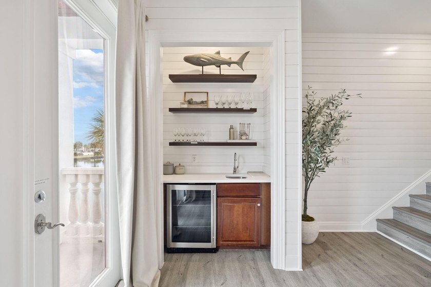 A stunning lakefront estate in the heart of Destin, Florida - photo 44