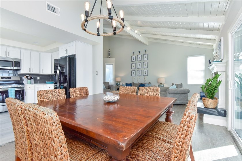 This stunning three-level waterfront home on Sunset Island - photo 44