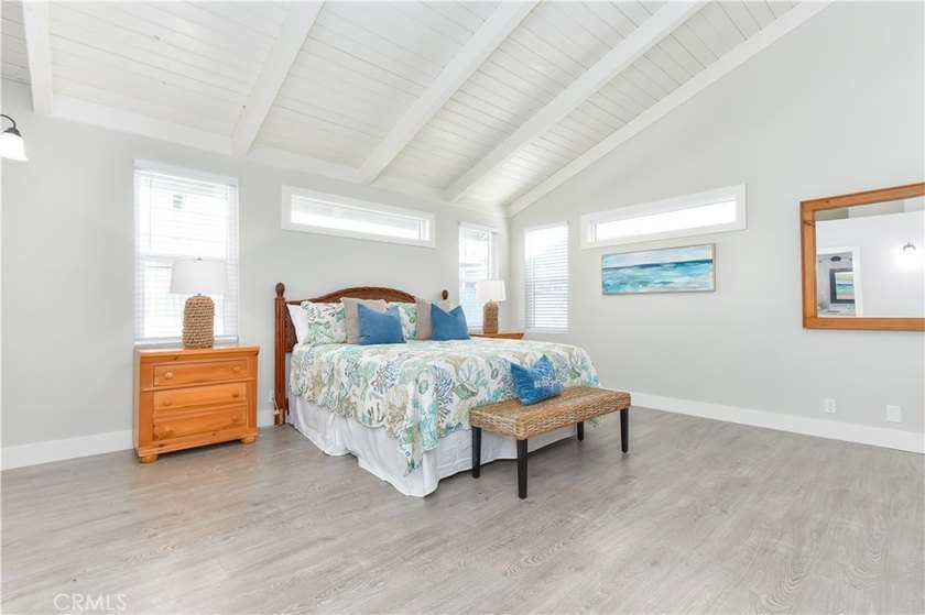 This stunning three-level waterfront home on Sunset Island - photo 52
