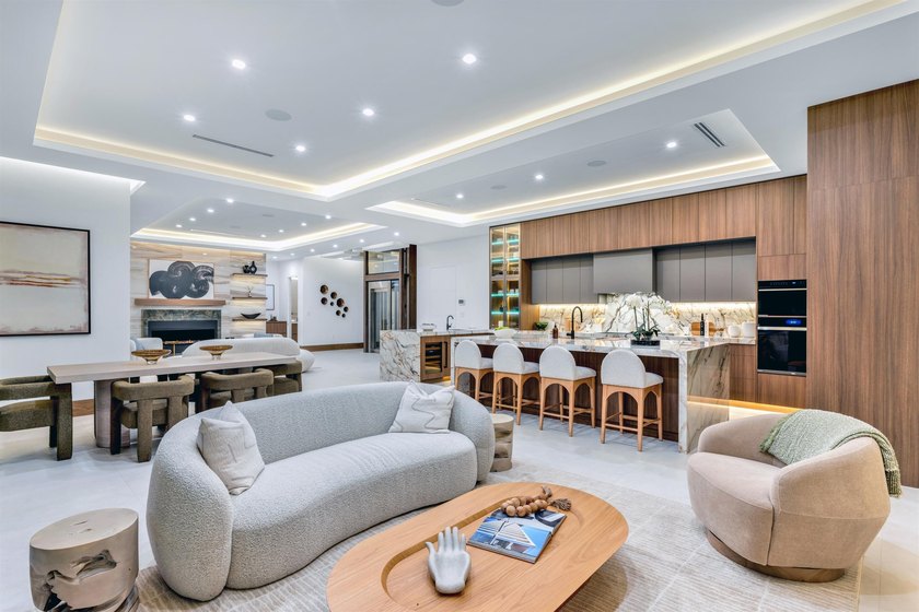 Brand-New Ultra Modern Masterpiece sited on 80' of waterfrontage - photo 14