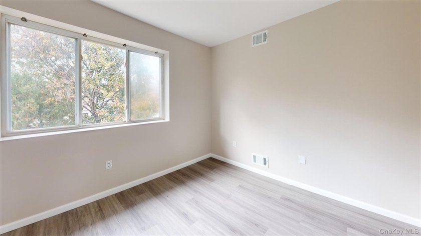 Welcome to 109 Lyceum Ct-a charming, renovated Townhouse in a - photo 19