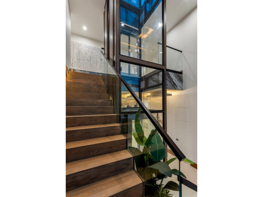 Brand-New Ultra Modern Masterpiece sited on 80' of waterfrontage - photo 22