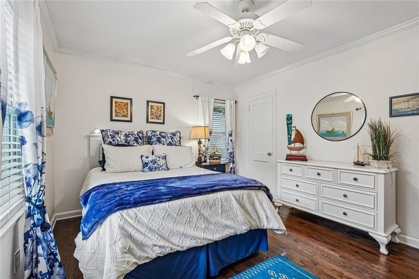 Welcome to 1631 Fearn Circle NE, a beautifully renovated - photo 24