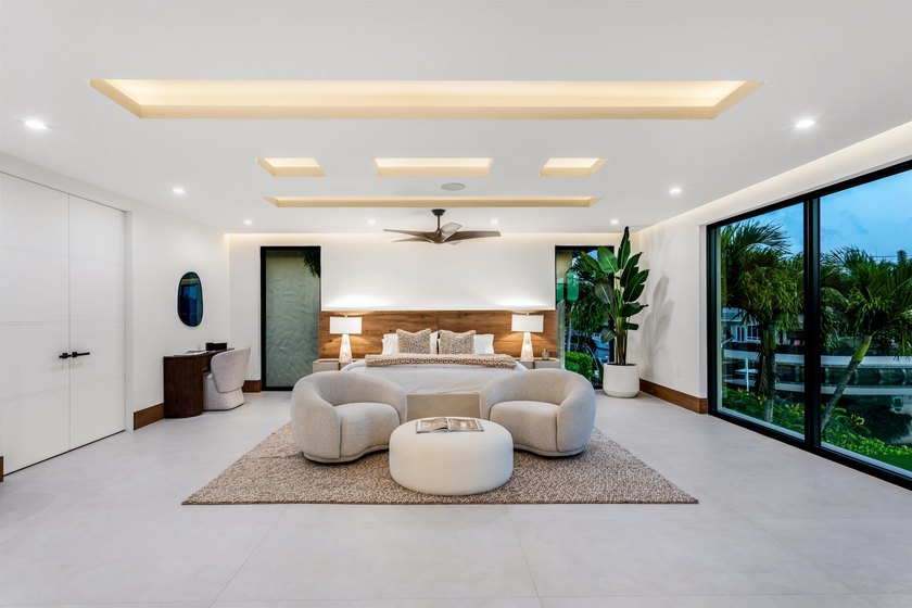 Brand-New Ultra Modern Masterpiece sited on 80' of waterfrontage - photo 25