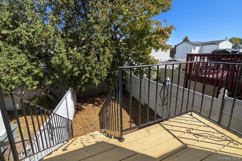 Welcome to 109 Lyceum Ct-a charming, renovated Townhouse in a - photo 28