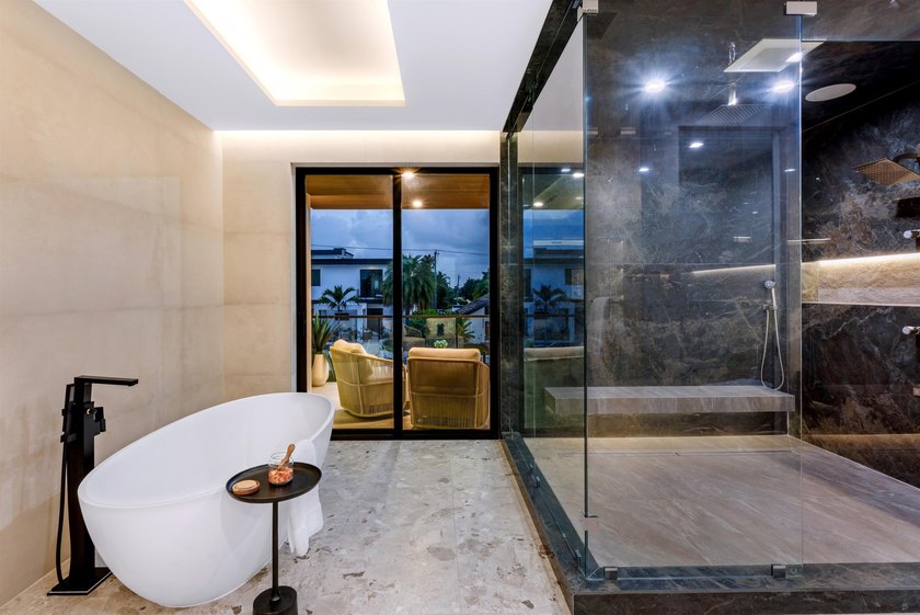 Brand-New Ultra Modern Masterpiece sited on 80' of waterfrontage - photo 28