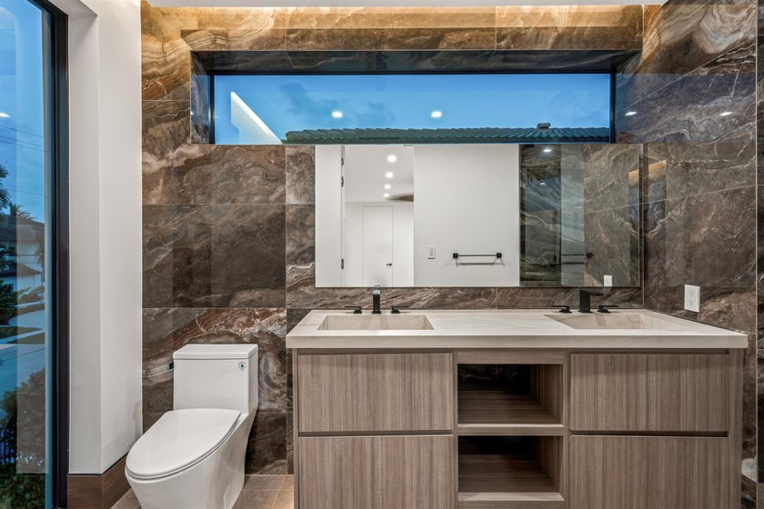 Brand-New Ultra Modern Masterpiece sited on 80' of waterfrontage - photo 31