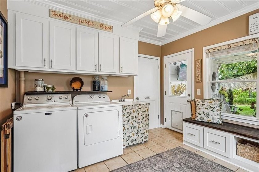 Welcome to 1631 Fearn Circle NE, a beautifully renovated - photo 32