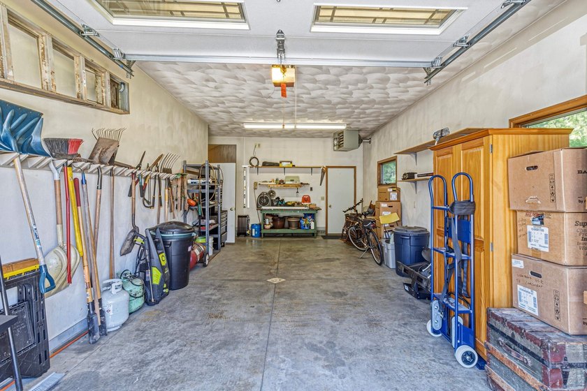 Just outside Spring Green, this home is tucked back off the road - photo 41