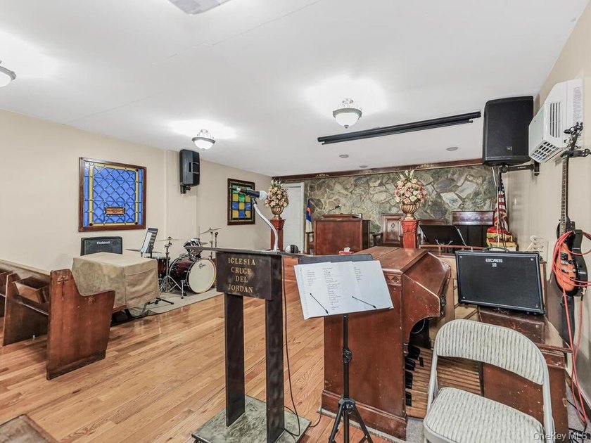 Welcome to 2466 Webster Ave! Beautiful Brick building currently - photo 15