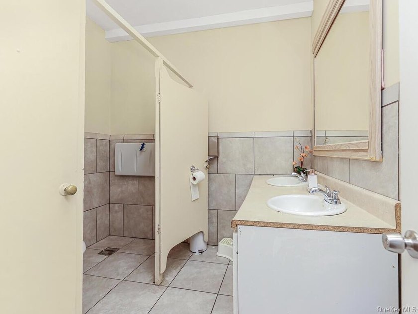 Welcome to 2466 Webster Ave! Beautiful Brick building currently - photo 17