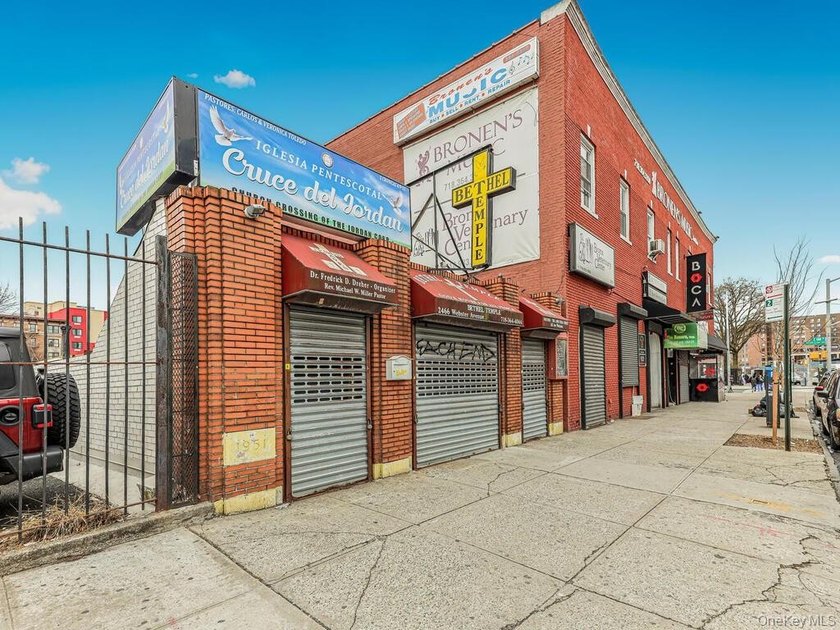Welcome to 2466 Webster Ave! Beautiful Brick building currently - photo 25