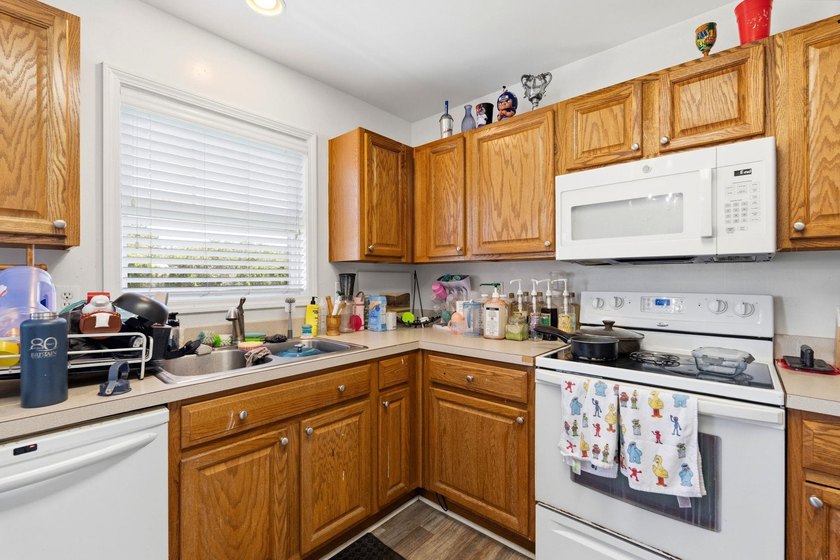 This beautifully maintained home is located in the highly - photo 10